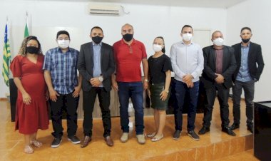 Denominação do Ginásio Poliesportivo como “Manoel Henrique de Sousa”