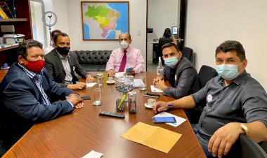 Vereadores se reúnem com senador Marcelo Castro e apresentam demandas de interesse do Município