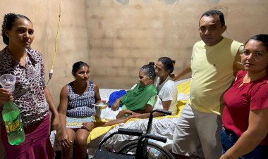 Vereador realiza mais uma doação de cadeira de rodas.