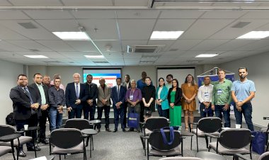 Parlamentares participam de seminário com enfoque no papel político e social do vereador