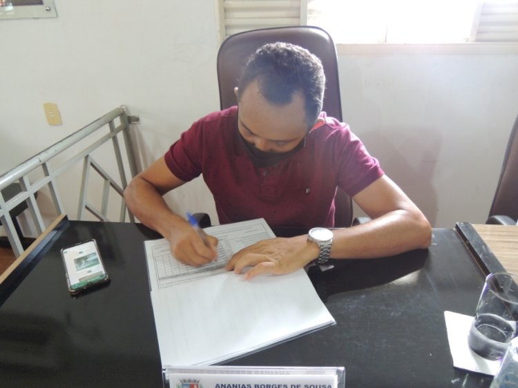 Em ação conjunta, Câmara de Vereadores antecipa reunião extraordinária e vota PL 11/2021, que altera a estrutura da Secretaria de Educação