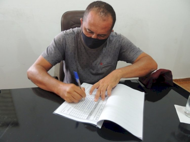 Em ação conjunta, Câmara de Vereadores antecipa reunião extraordinária e vota PL 11/2021, que altera a estrutura da Secretaria de Educação