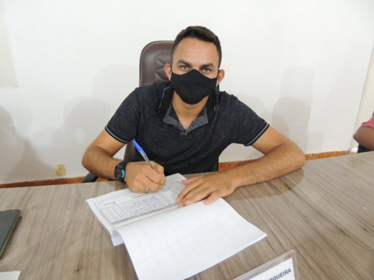 Em ação conjunta, Câmara de Vereadores antecipa reunião extraordinária e vota PL 11/2021, que altera a estrutura da Secretaria de Educação