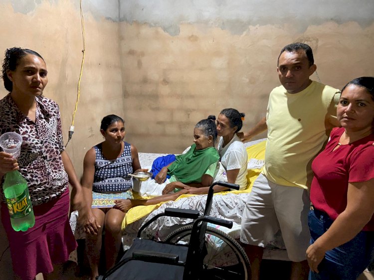 Vereador realiza mais uma doação de cadeira de rodas.