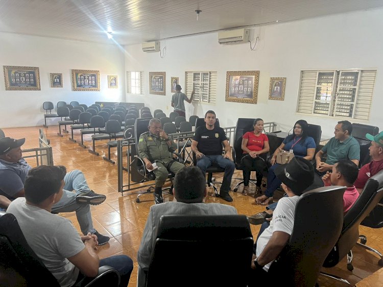 Vereadores se reuniram com representantes de segurança pública do Município.